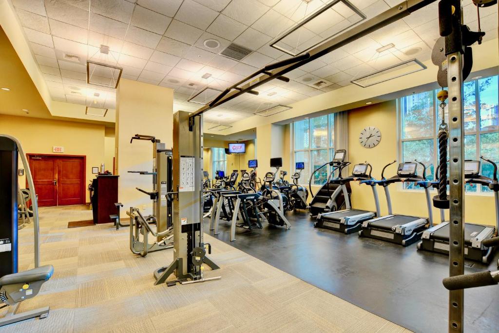 No Resort Fee - Balcony Strip Views, Pools & Parking photo