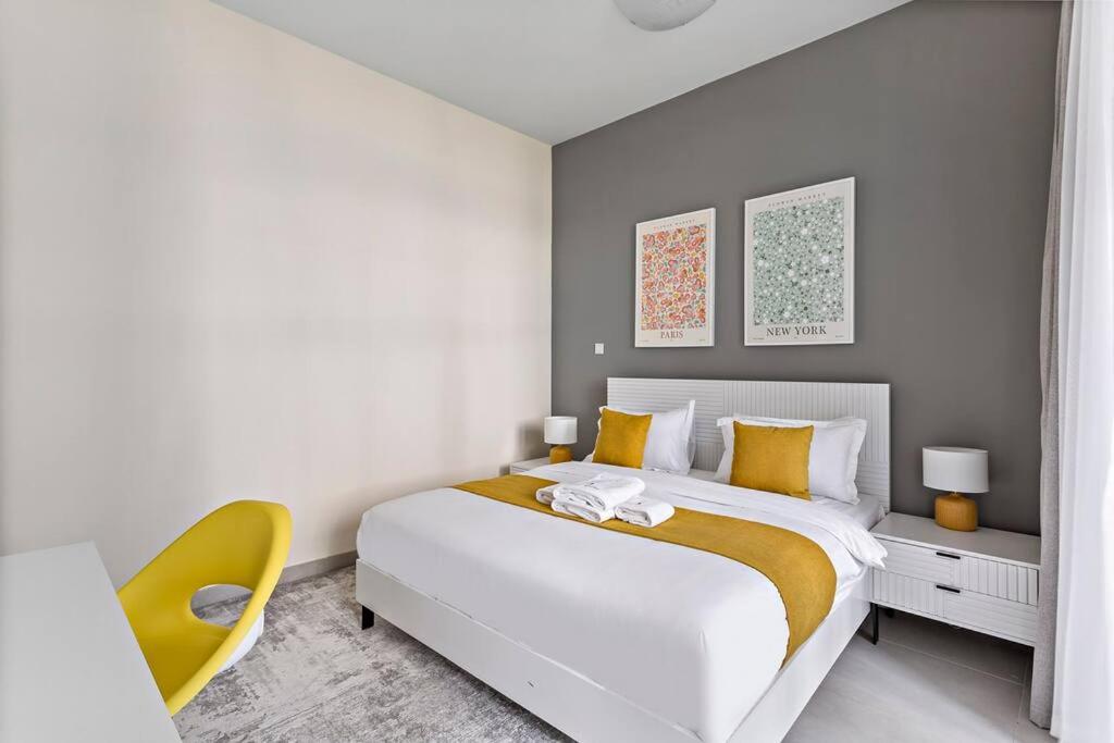 Postel nebo postele na pokoji v ubytování StoneTree - Furnished 2 BR with Maids Room in Dubai Marina