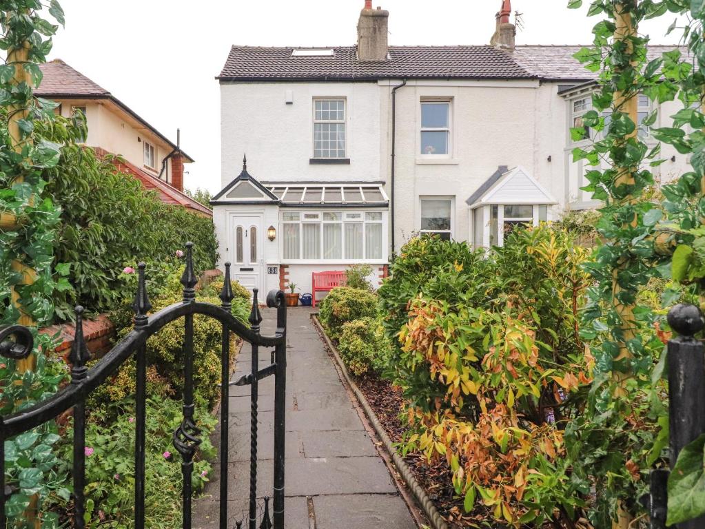 Kitty Cottage, Blackpool (updated prices 2024)