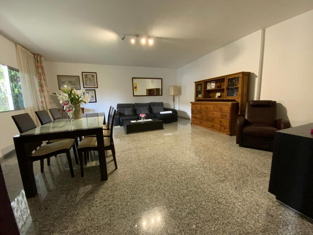 Posedenie v ubytovaní Casa Castillo