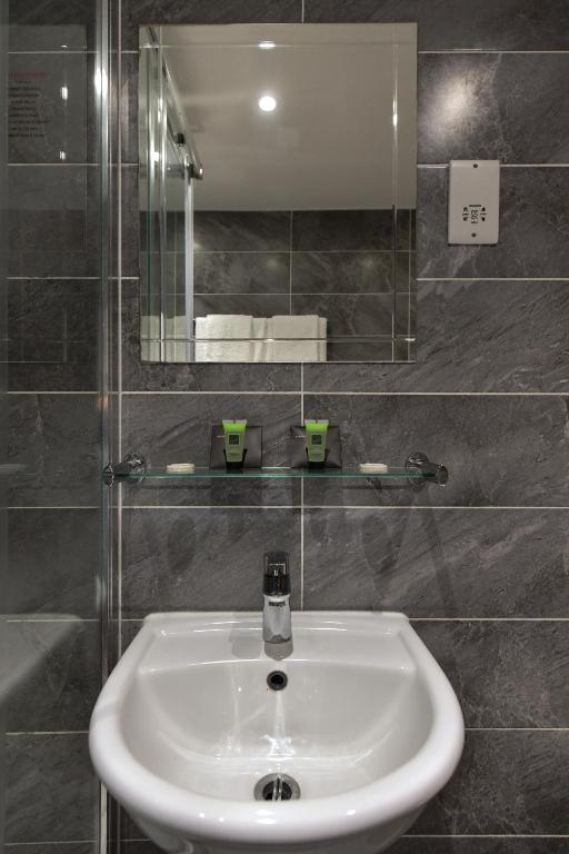 Queens Park Premier London Hyde Park - Resim 31