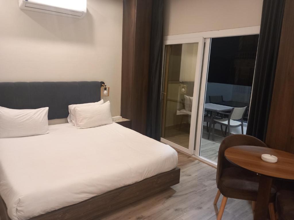 Sofia Pyramids Hotel - Chambre Double De Luxe Avec Balcon