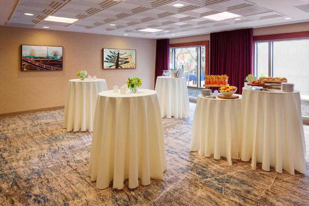 Courtyard by Marriott Portland City Center photo