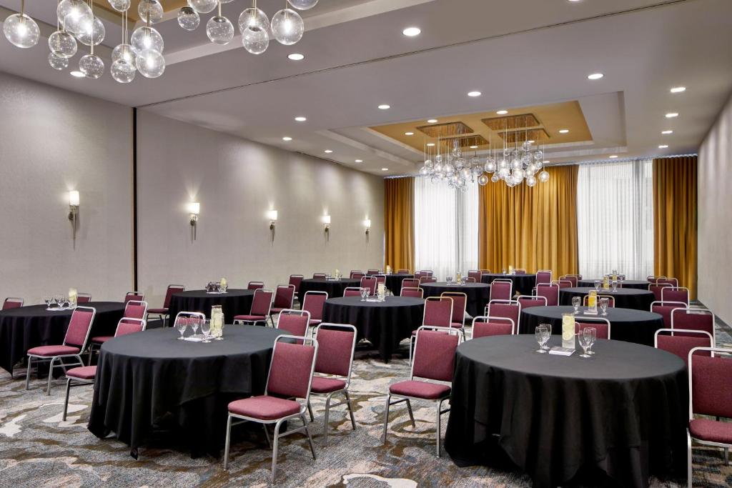 Courtyard by Marriott Portland City Center photo