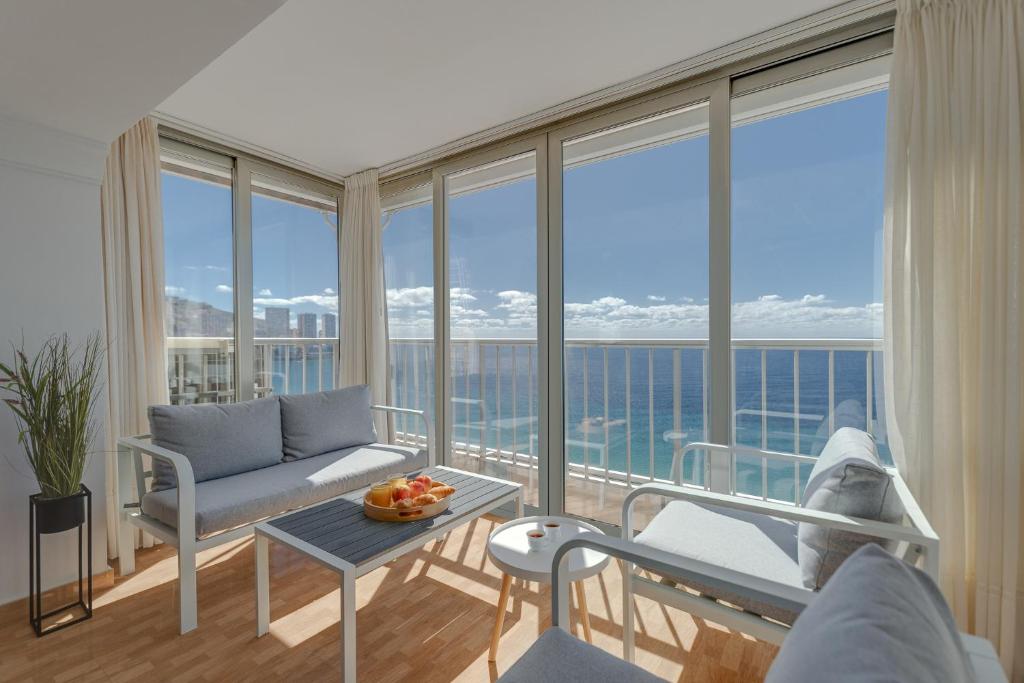 Frontline Panorama Penthouse Tormaraya Levante