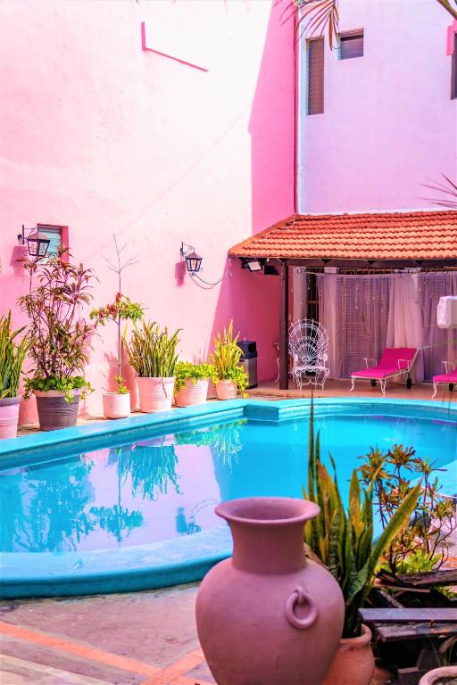 Bazén v ubytování Hotel Santa Lucía nebo v jeho okolí