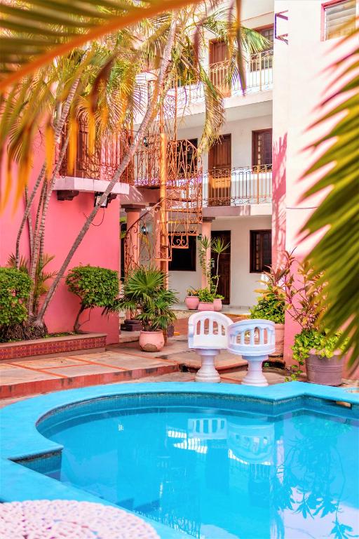 Bazén v ubytování Hotel Santa Lucía nebo v jeho okolí