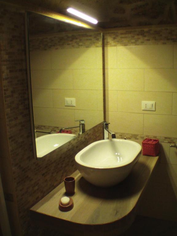 A bathroom at La Grotta
