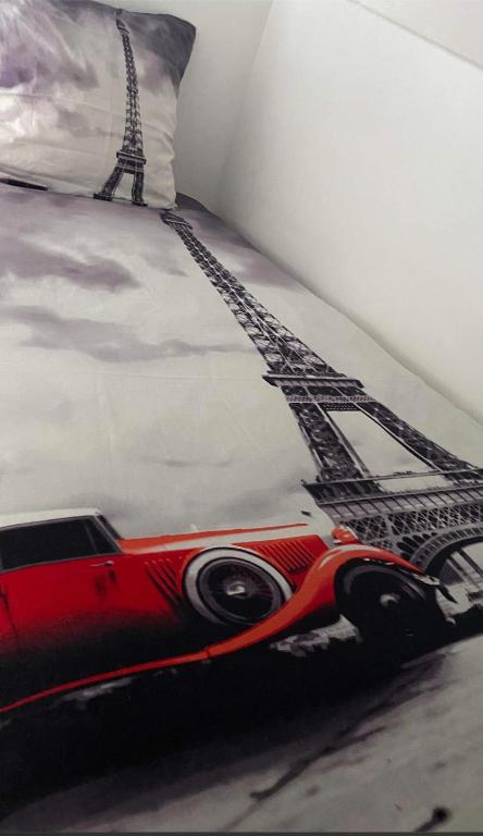 Posteľ alebo postele v izbe v ubytovaní Paris studio cosy climatisé