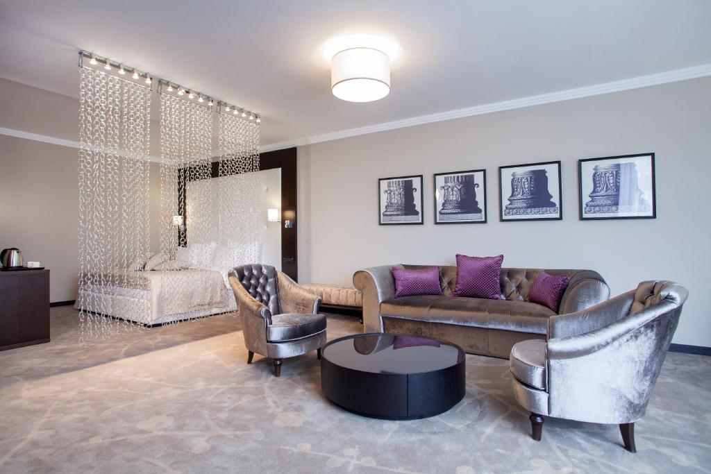 Hotel Constantine the Great - Junior Suite With Free Parking Included