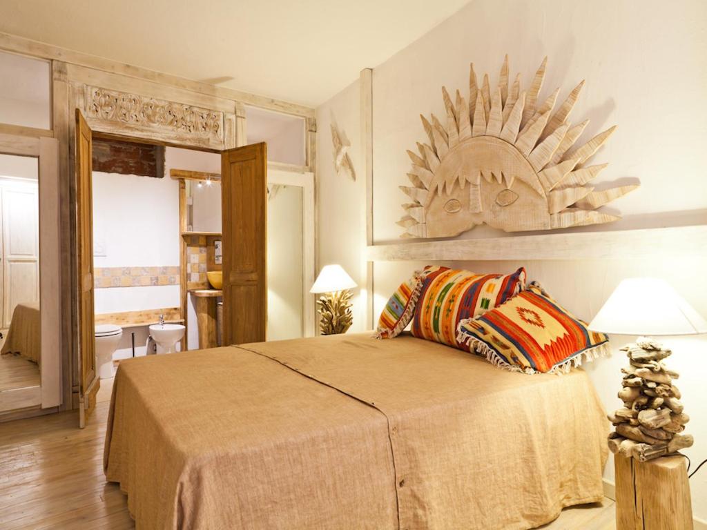 ムルタ・マリアにあるSmart Appart Villa Patriziaのベッドルーム1室(枕2つ付)