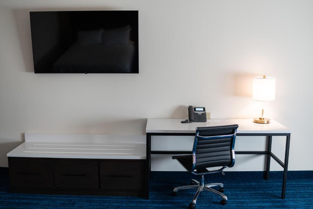 Walker's Bluff Casino Resort - Deluxe King Room