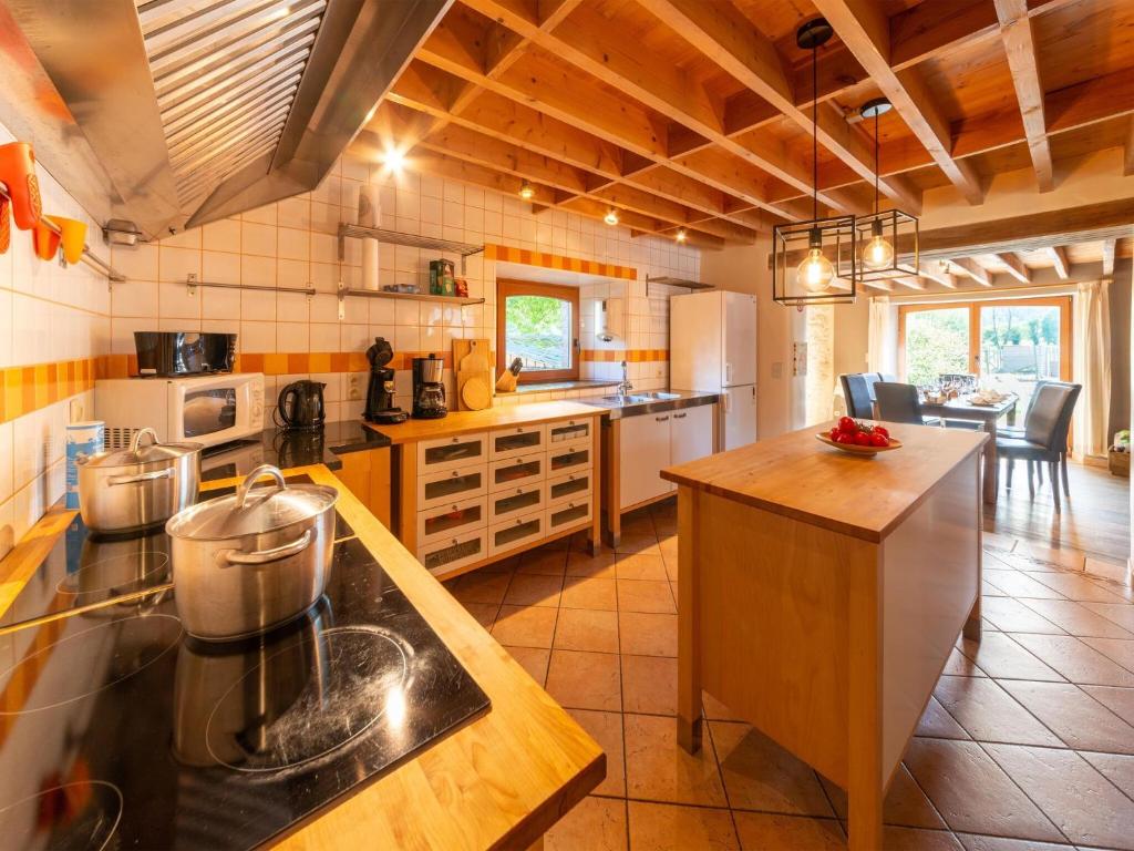 Kuchyň nebo kuchyňský kout v ubytování Holiday home situated in a rural setting