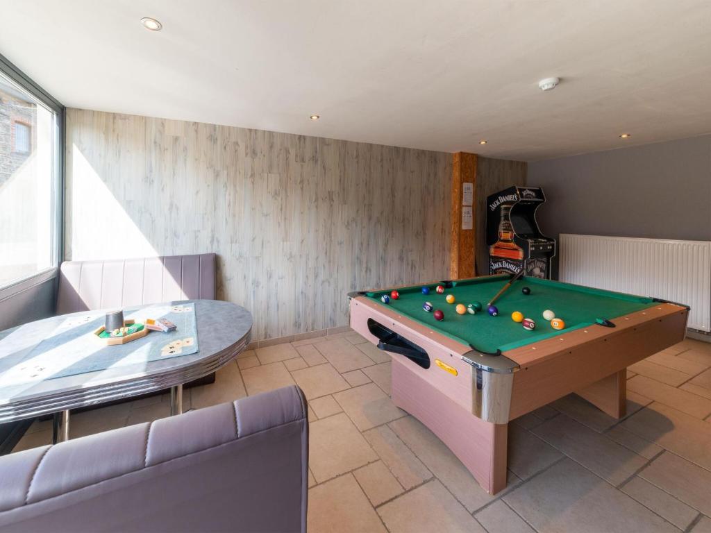Biliár nebo kulečník v ubytování Holiday home situated in a rural setting