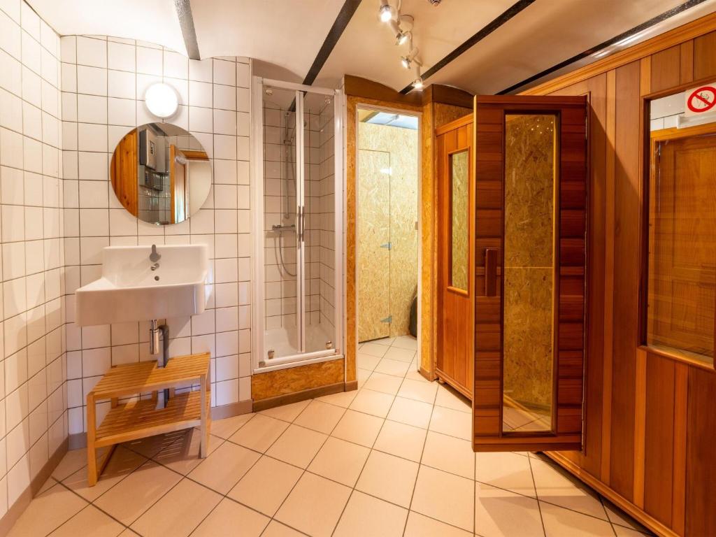 Koupelna v ubytování Holiday home situated in a rural setting