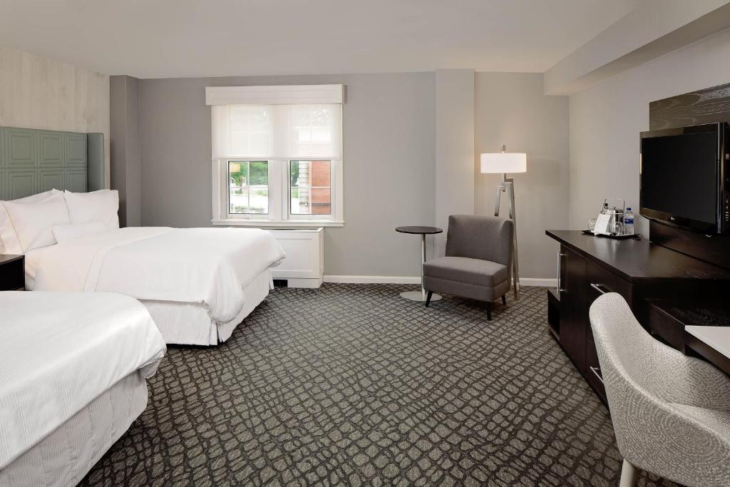 Postel nebo postele na pokoji v ubytování The Westin Governor Morris, Morristown