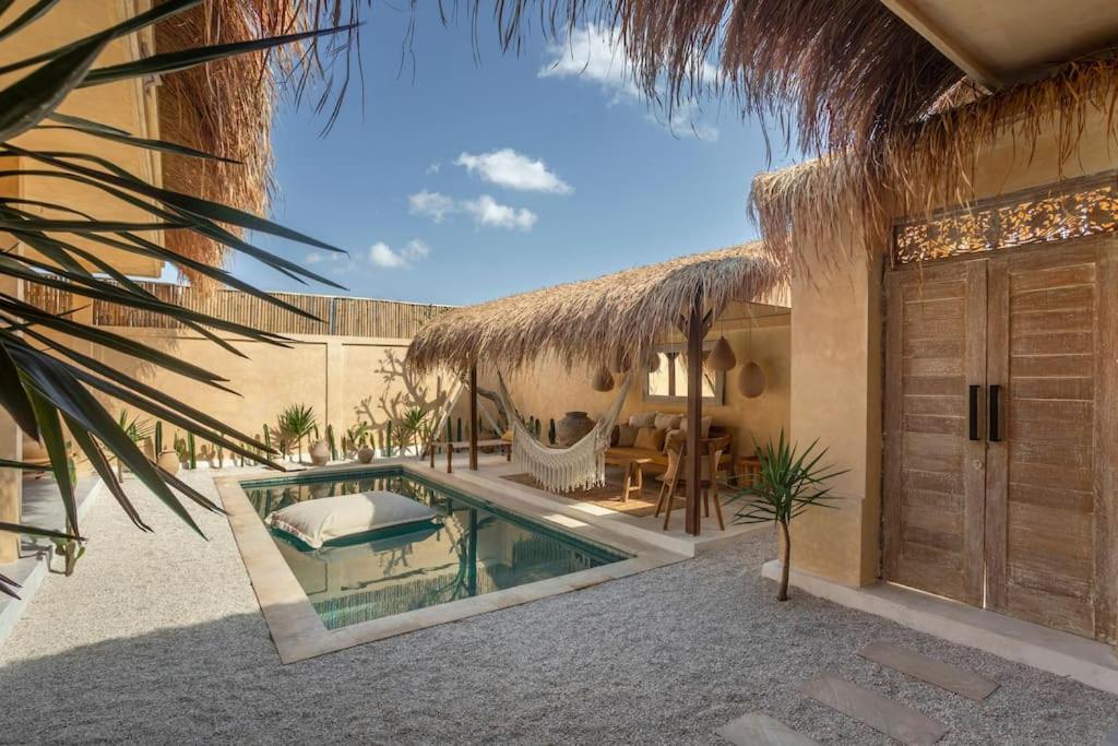 Πισίνα στο ή κοντά στο Villa Sol - Lovely Mediterranean style 3BR W/Pool.