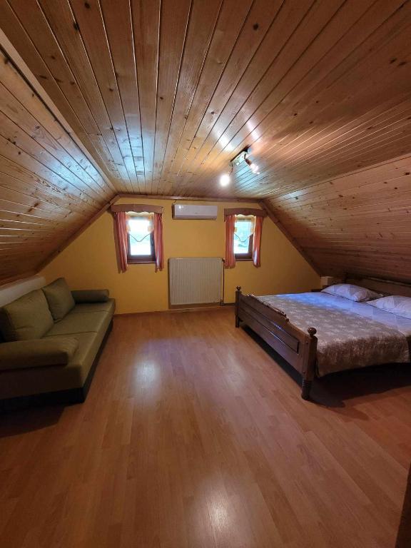 Postel nebo postele na pokoji v ubytování Turistična kmetija Kunstek