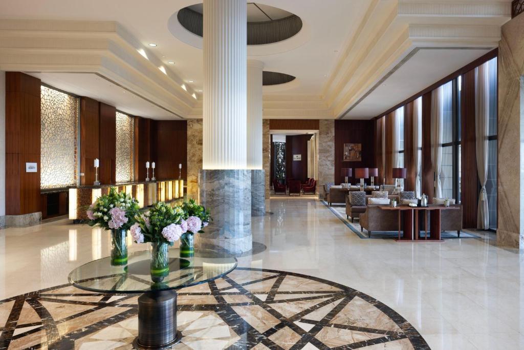 Posezení v ubytování Sheraton Oman Hotel
