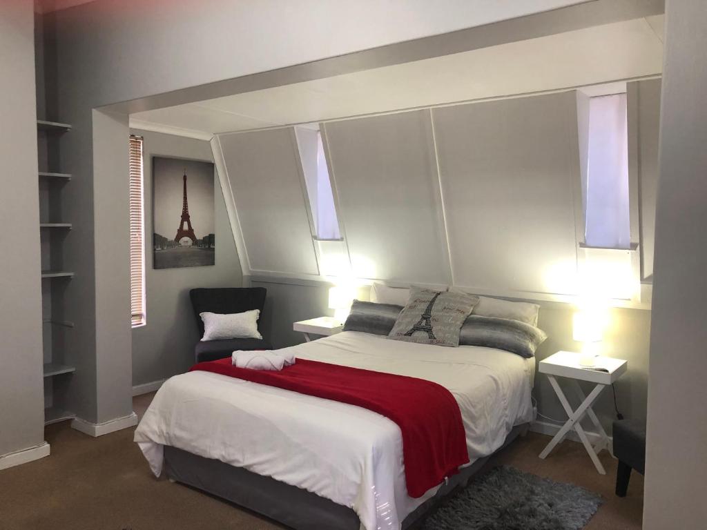 JC Studios Ermelo - Luxe Queen Room
