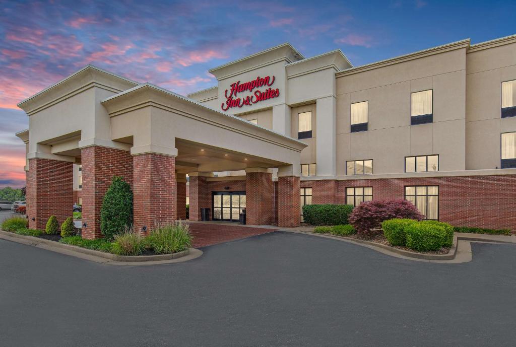 a rendering of the front of a holiday inn hotel at Hampton Inn & Suites Madisonville in Madisonville