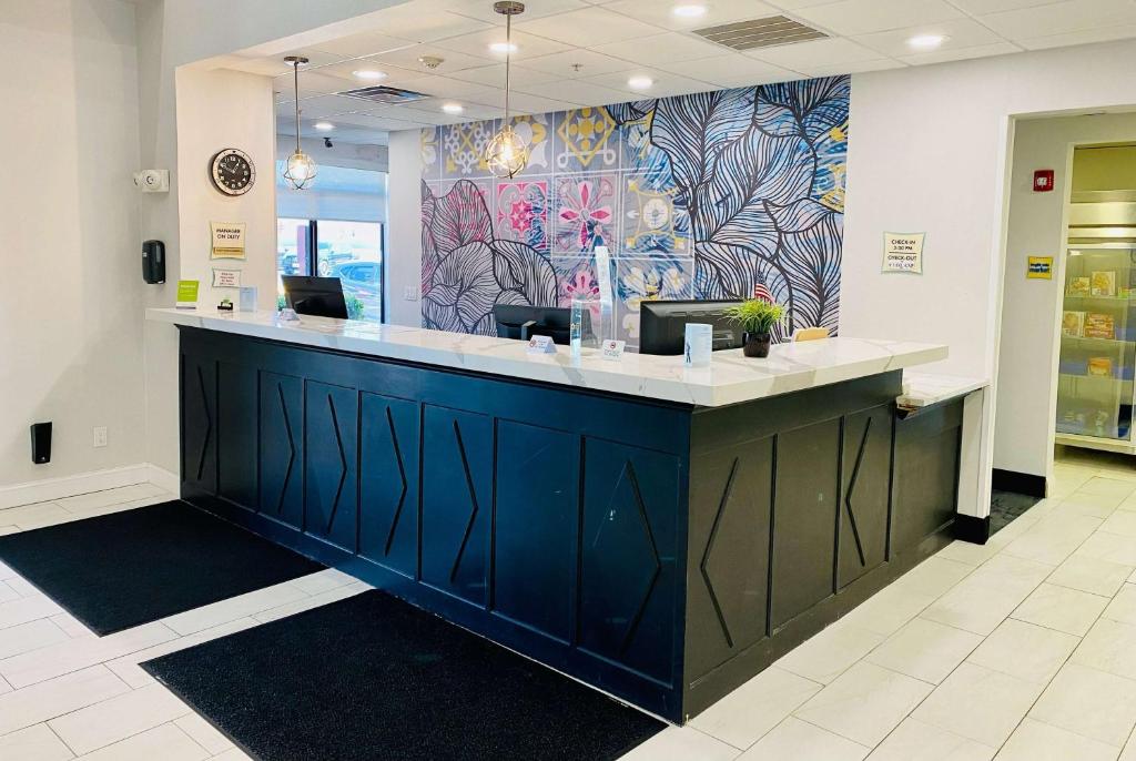 Vstupní hala nebo recepce v ubytování La Quinta by Wyndham Mt. Laurel - Philadelphia