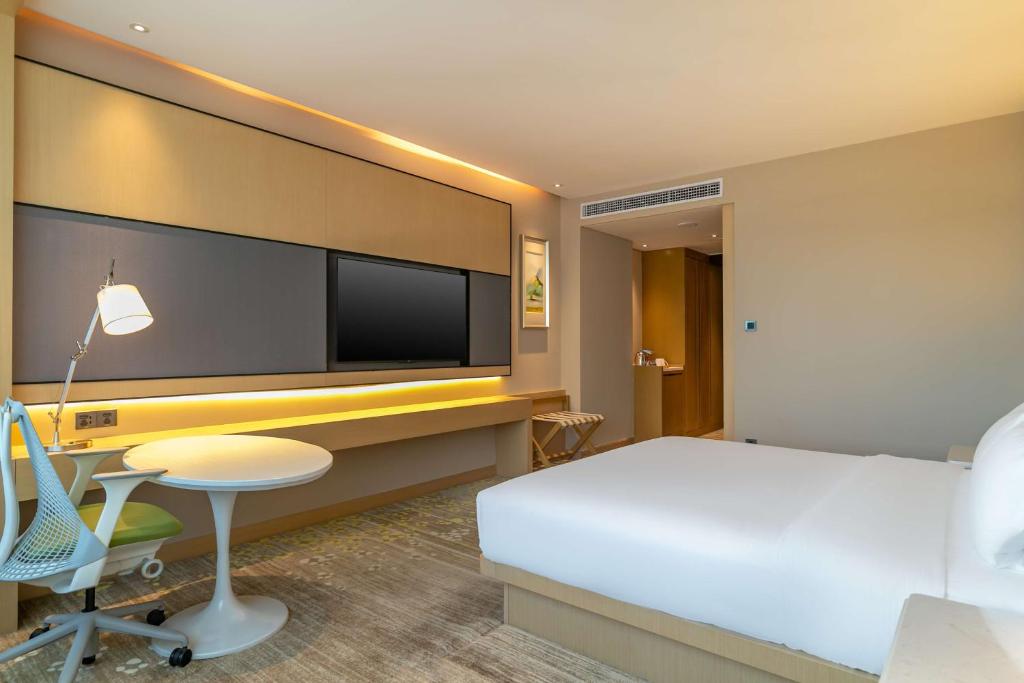 Hilton Garden Inn Foshan - Deluxe King Room