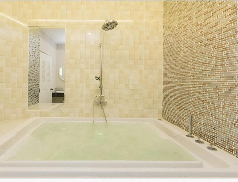 Lucky Sun Patong - Resim 11