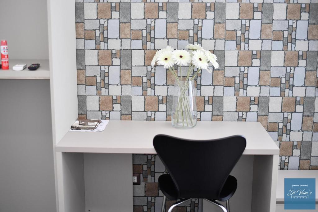 Di Vaio s Apartments adiacente metro Rione Alto - 10