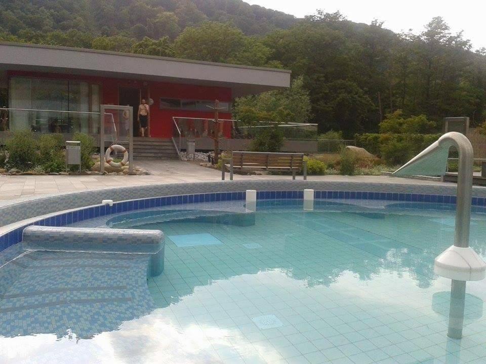 Bazén v ubytování Hotel und Restaurant Piccolo nebo v jeho okolí