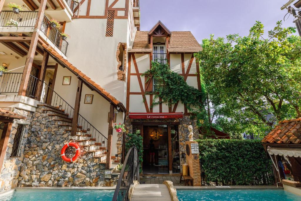 Le Charcoa Hotel - Resim 17