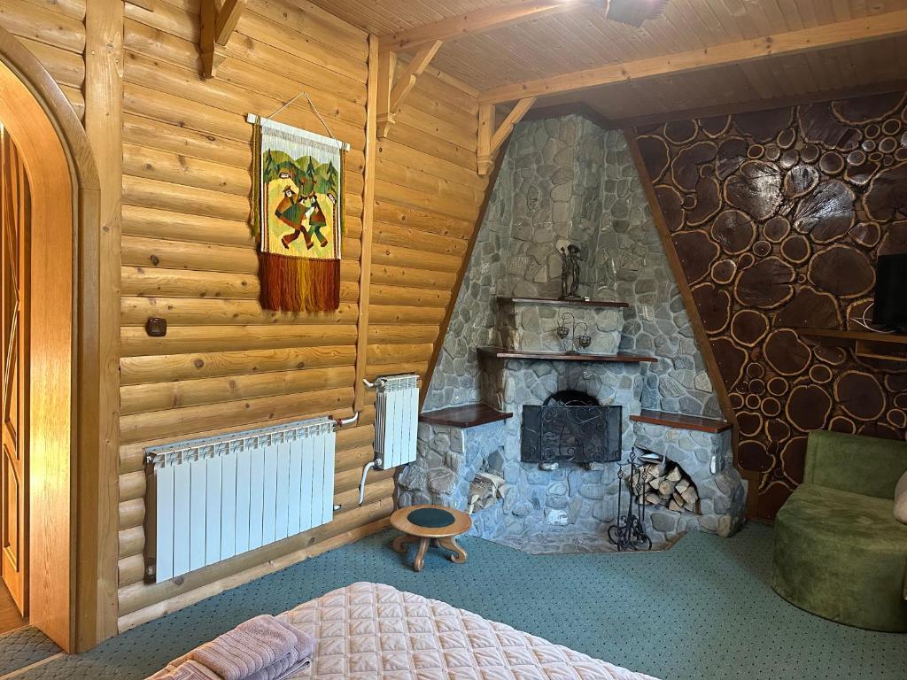 U Yaroslava Hotel - Appartamento Con 2 Camere Da Letto E Camino