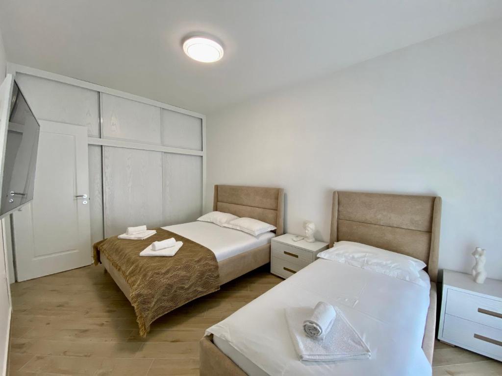 LUXURY SEA SIDE - Image 2