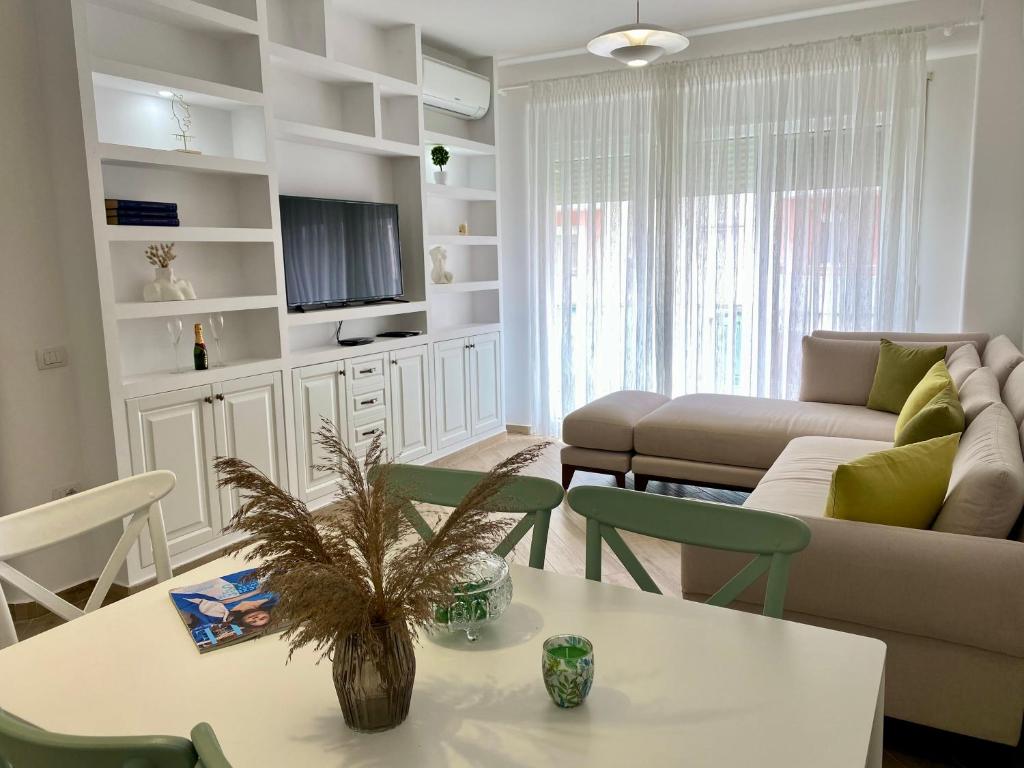 LUXURY SEA SIDE - Image 5