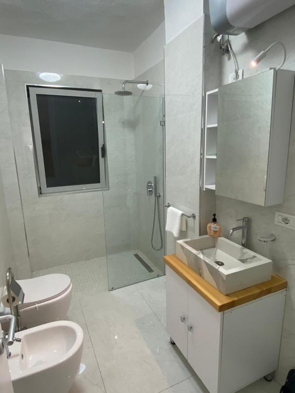 Central Urban Blloku Apartment - Imazhi 3