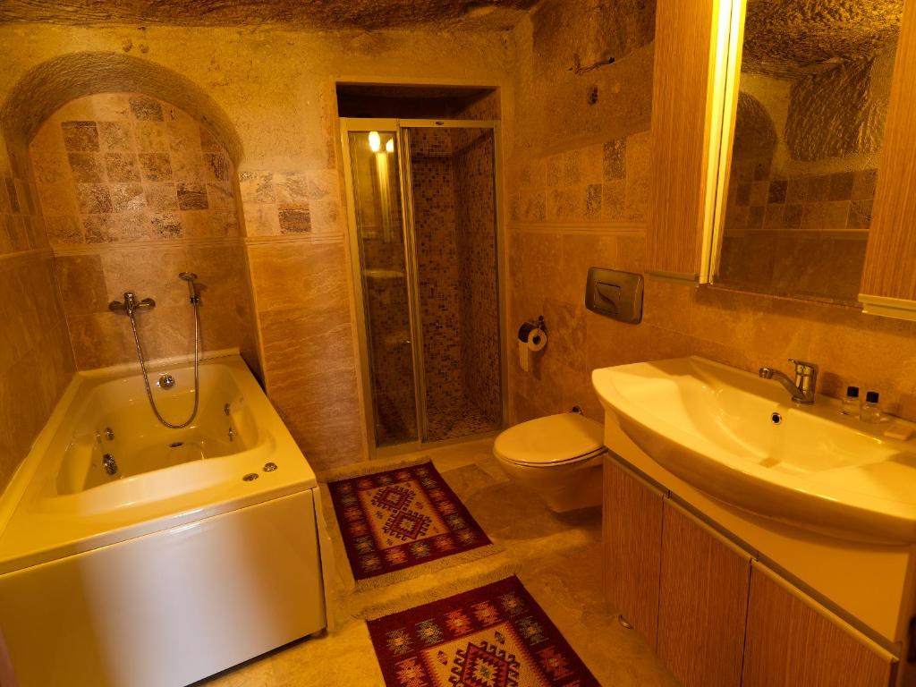 Koupelna v ubytování Arif Cave Hotel
