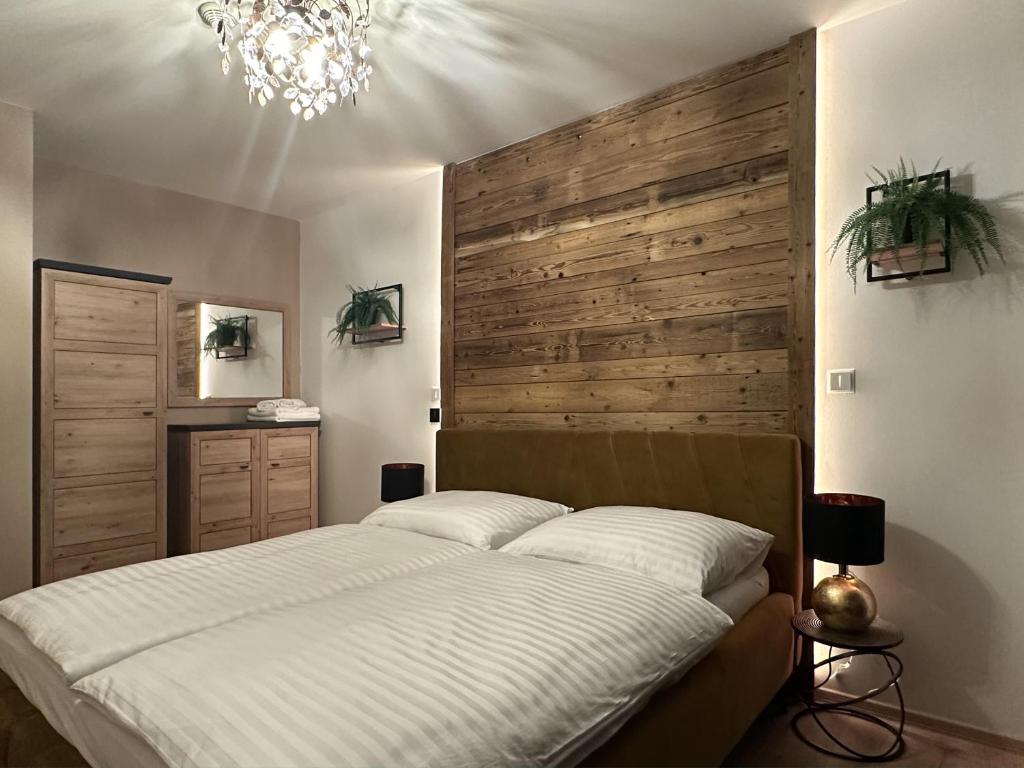 Postel nebo postele na pokoji v ubytování Apartmány Čerňák - Horňák - 4-6 osob, balkon, dvě parkovací místa