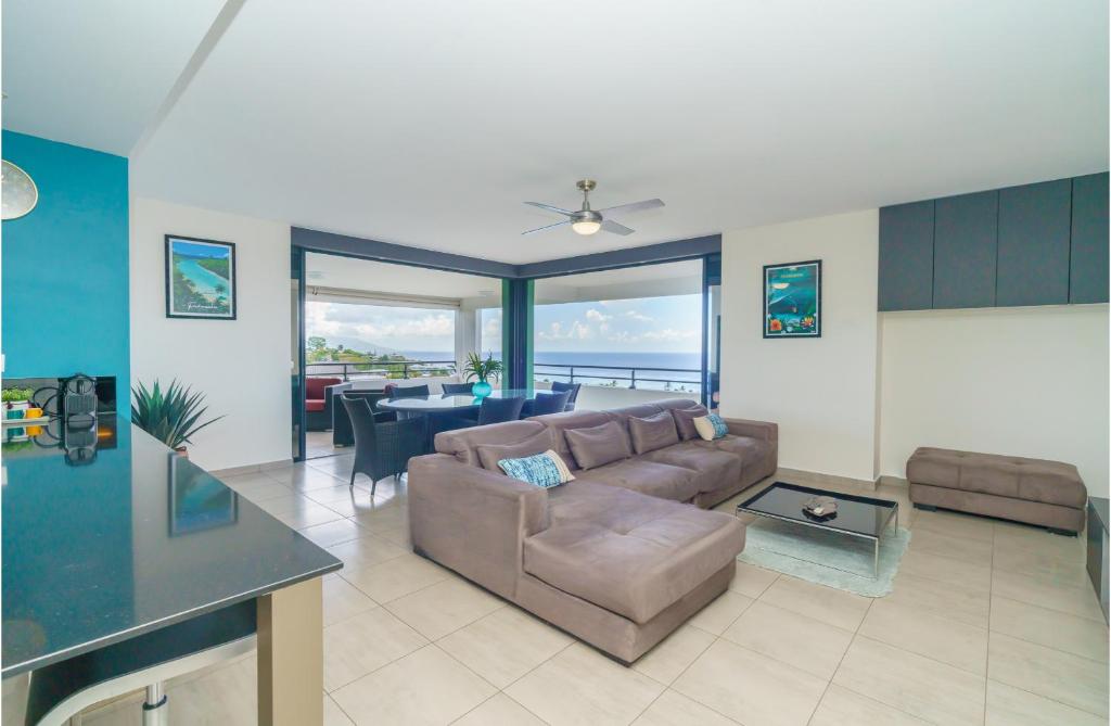 Posezení v ubytování Kaili Ocean view luxury 2BR AC throughout Fiber Wifi & Pool