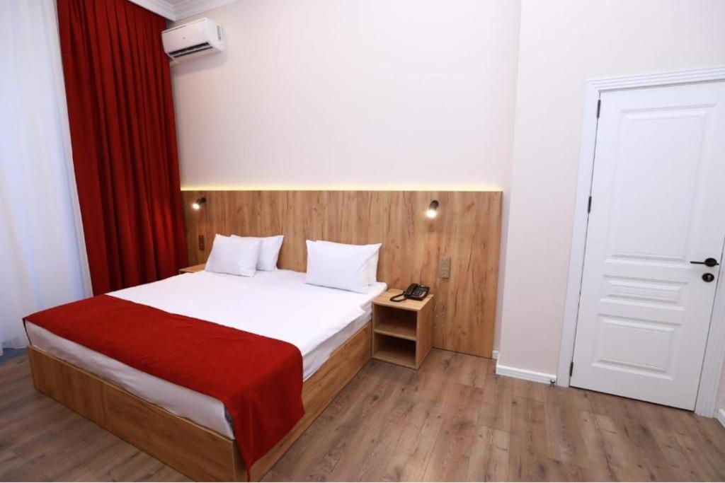 London Hotel and Guest House - Habitación Doble O Gemela