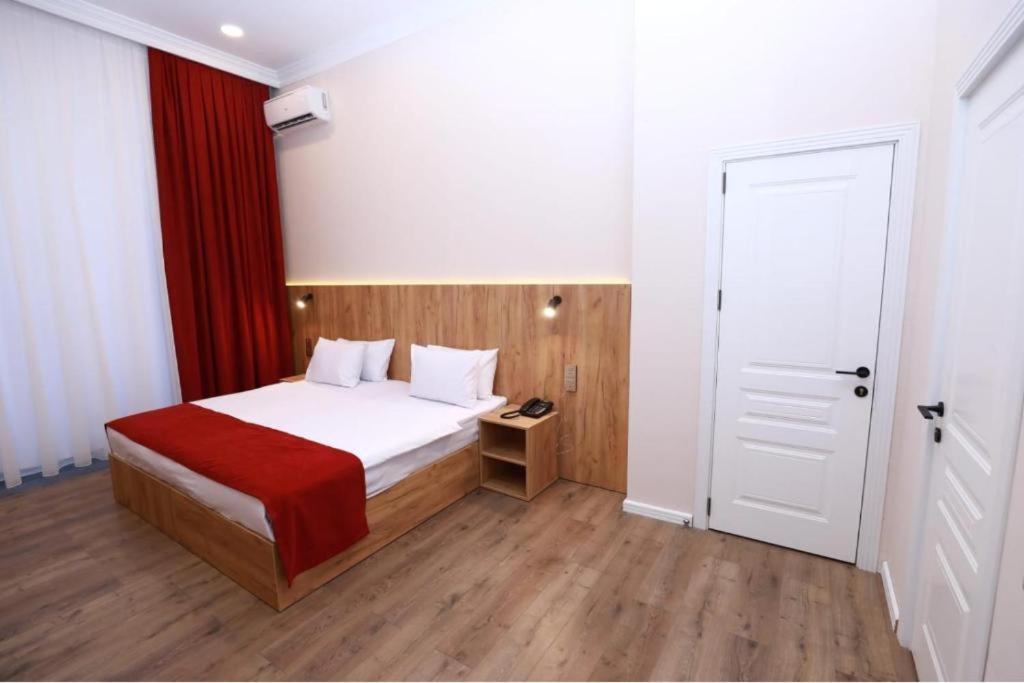 London Hotel and Guest House - Sala Dupla Ou Dupla Superior Com Vista Da Cidade