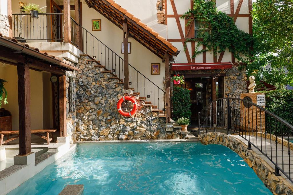 Le Charcoa Hotel - Resim 25