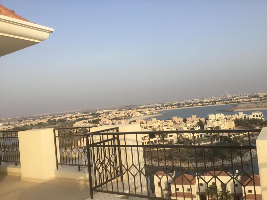 Panoramic View Spacious Three Bedroom Resort Apartment, Ras al Khaimah