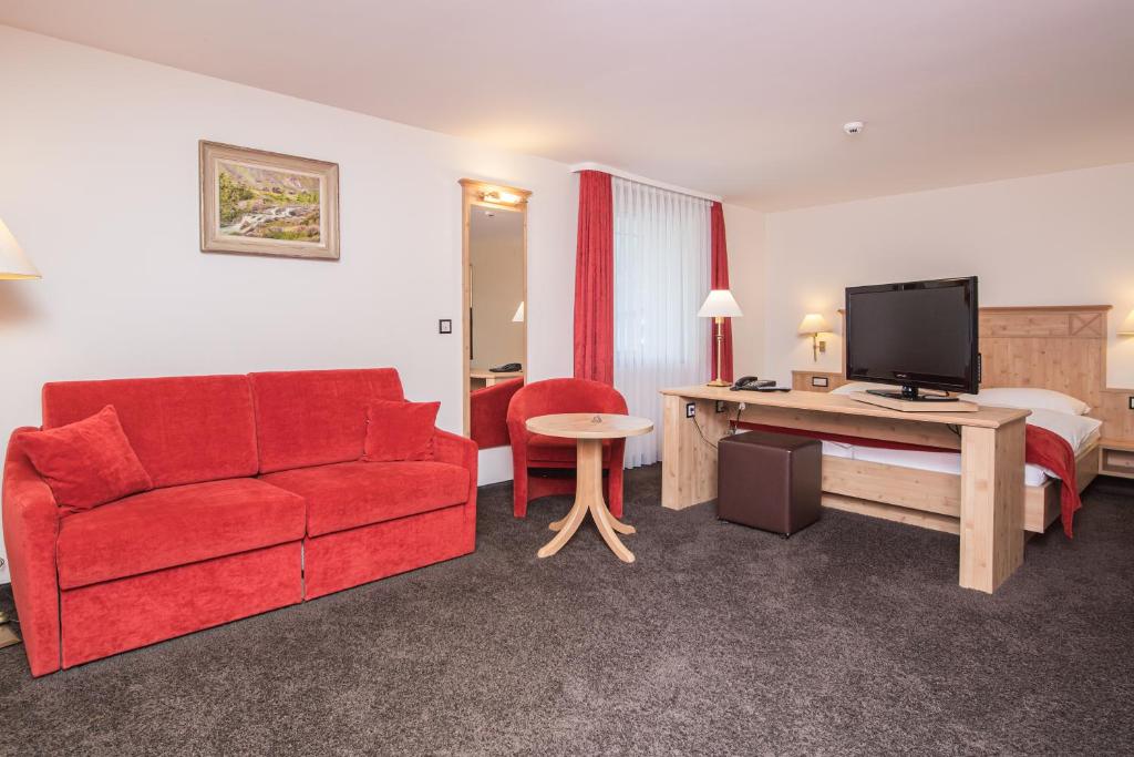 TV a/nebo společenská místnost v ubytování Hotel Taescherhof