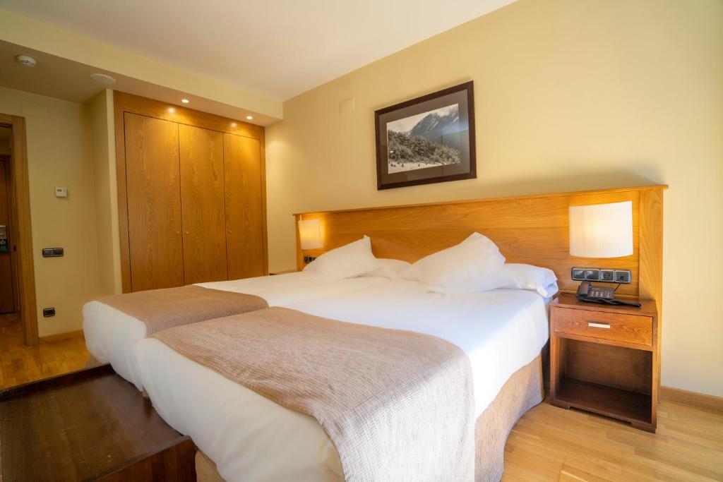 Hotel & Restaurante Peña - Double Room With Extra Bed