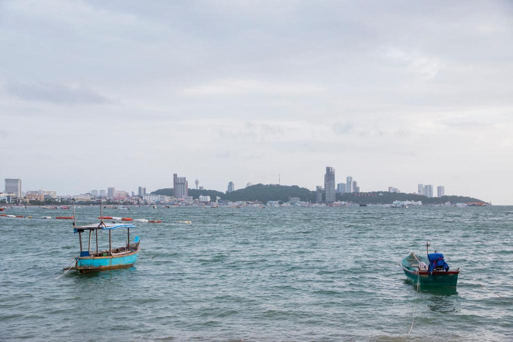 S Lodge Pattaya formally Sabai Lodge - Resim 12