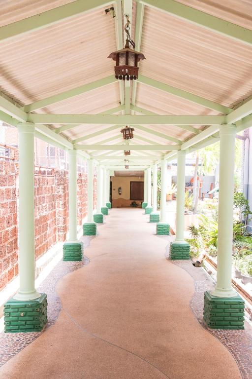 S Lodge Pattaya formally Sabai Lodge - Resim 21