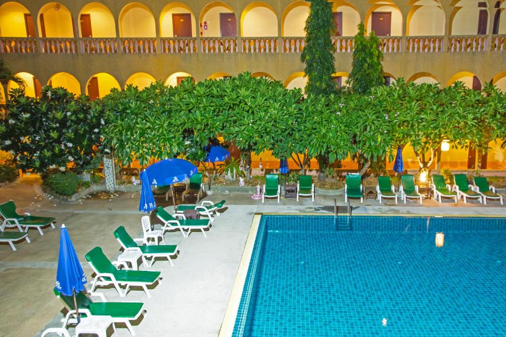 S Lodge Pattaya formally Sabai Lodge - Resim 43