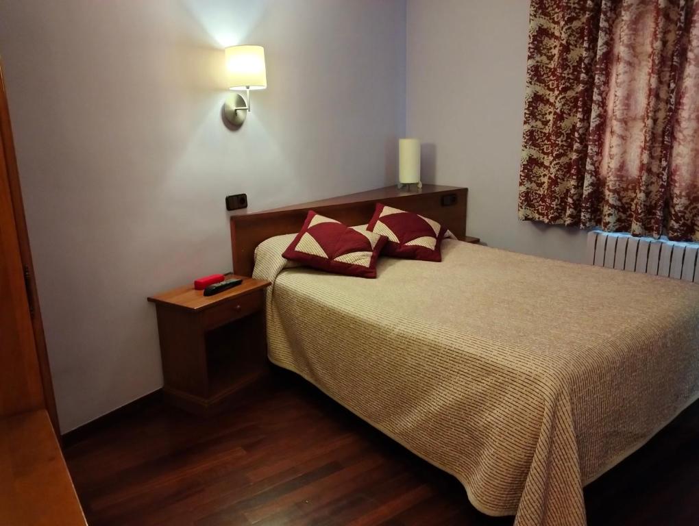 Hotel Aragüells - Single Room - Interior