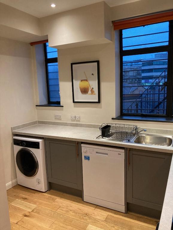 Kuchyň nebo kuchyňský kout v ubytování Central Sheffield 3BED 3BATH IV Pent-Apartment