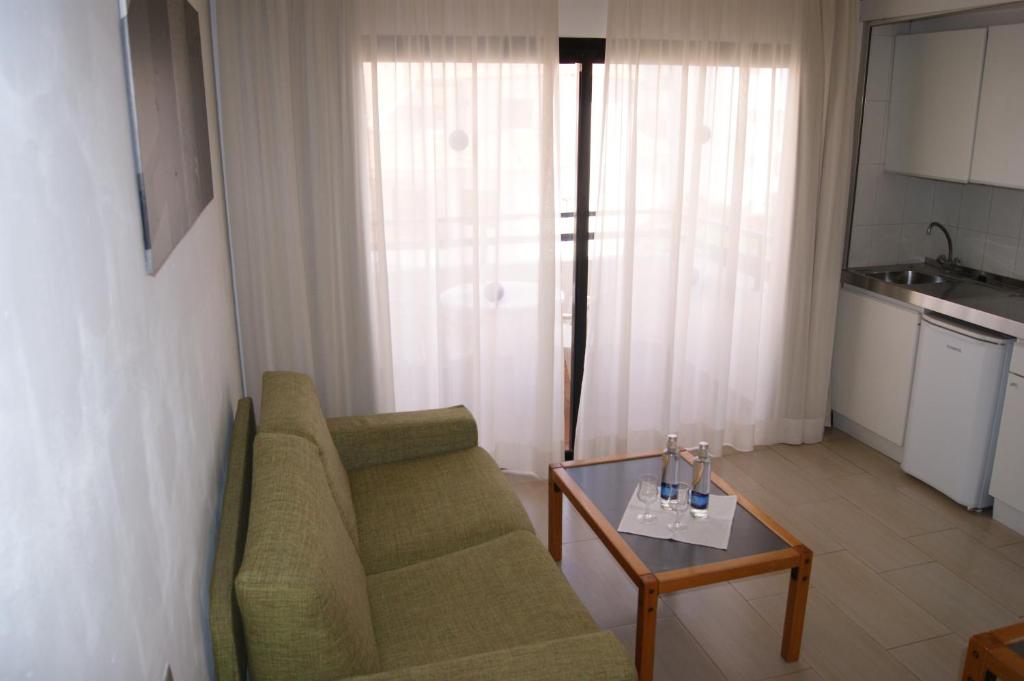 Udalla Park - Hotel & Apartamentos - Studio With Balcony (2 Adults + 1 Child)